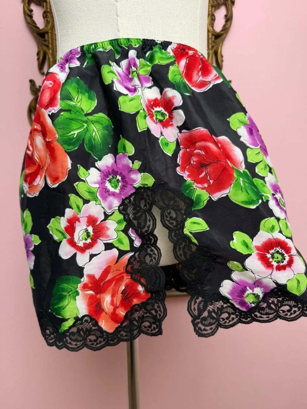 Vintage 90s Victoria’s Secret Gold Label Black Floral High Slit Shorts Small